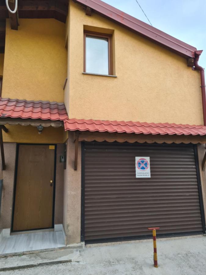 Apartman Yellow House Sarajewo Zewnętrze zdjęcie