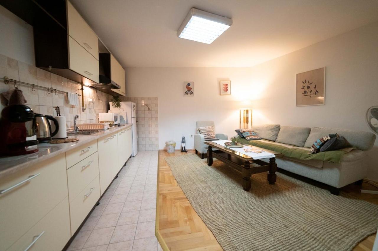 Apartman Yellow House Sarajewo Zewnętrze zdjęcie